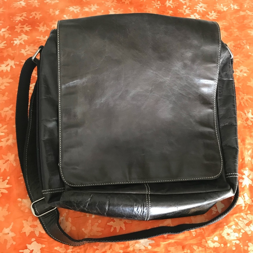 Large Leather Fossil Messenger Bag